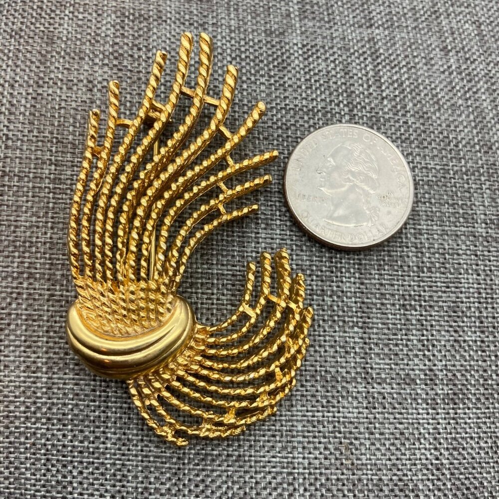 M Jent Brooch Pin 2.5 In Gold Abstract Wheat Knot Spray Swirl Vintage Retro